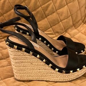 Studded wedges